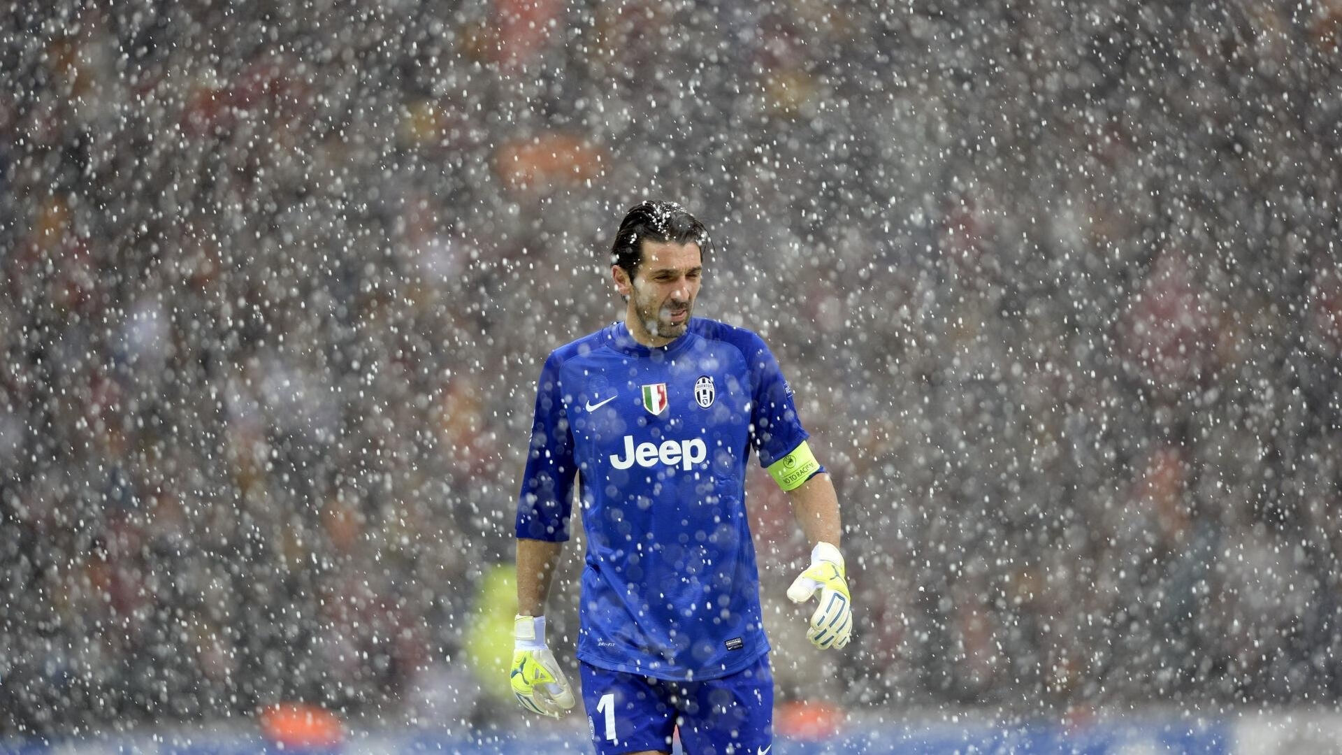 中国足球俱乐部开展校园足球公益活动，足球公益活动策划方案